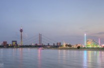 Düsseldorf Panorama mit Rheinkirmes