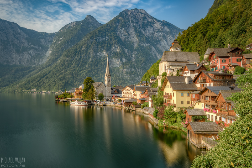 Morgensonne in Hallstatt in Österreich