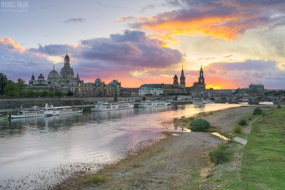 Die Skyline von Dresden bei Sonnenuntergang