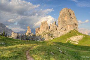 Cinque Torri in den Dolomiten im Sommer