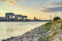 Am Rheinufer bei den Poller Wiesen in Köln